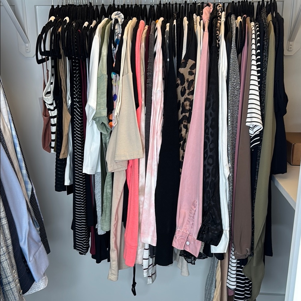 65 piece lots of women’s clothing. XS-S/M